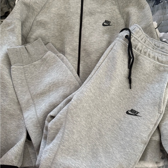 Nike Gray Zip Up Sweater